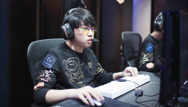 建方向的背 建方向的背